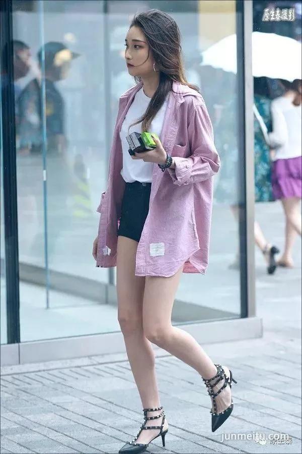街拍传说中的魔鬼身材，盛夏显露正当时！