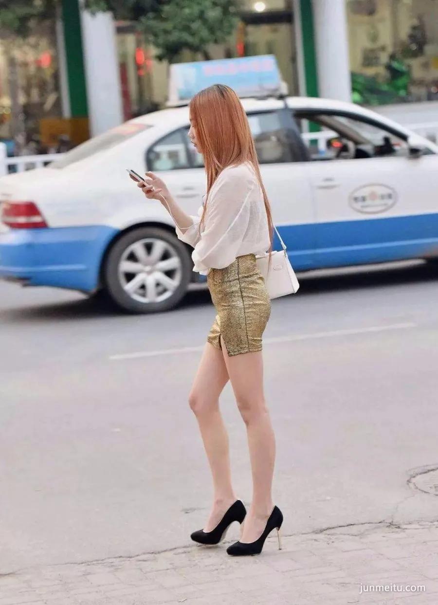街拍白皙美腿性感美女