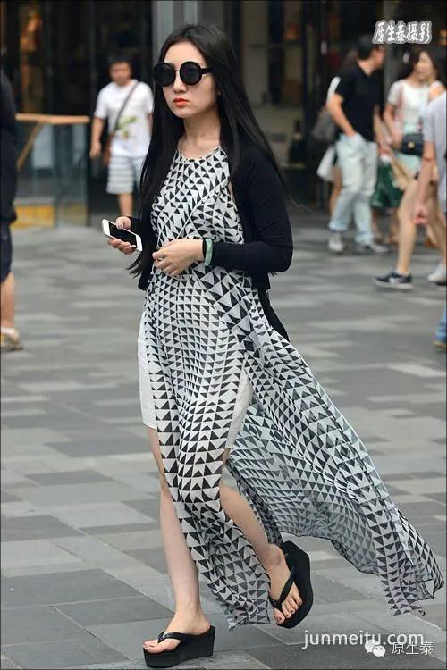 街拍北京潮女吸睛点五花八门!(组图)