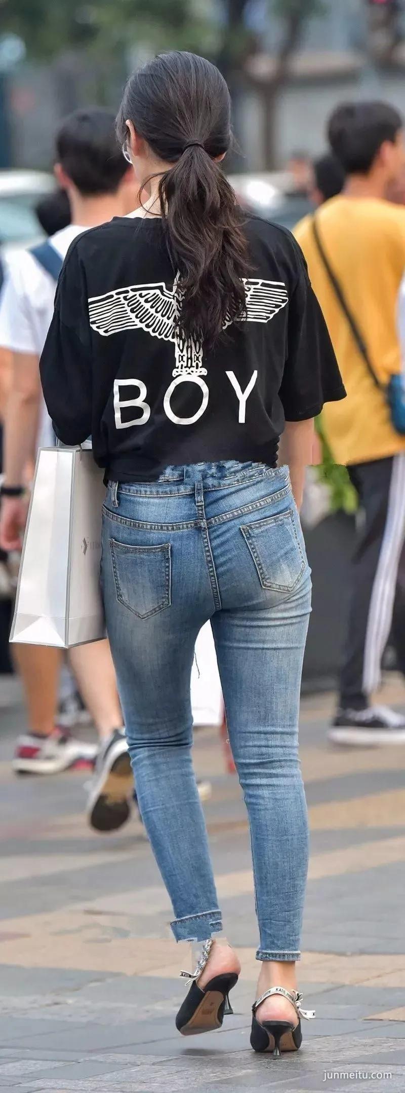高挑紧身牛仔裤大长腿气质漂亮美女