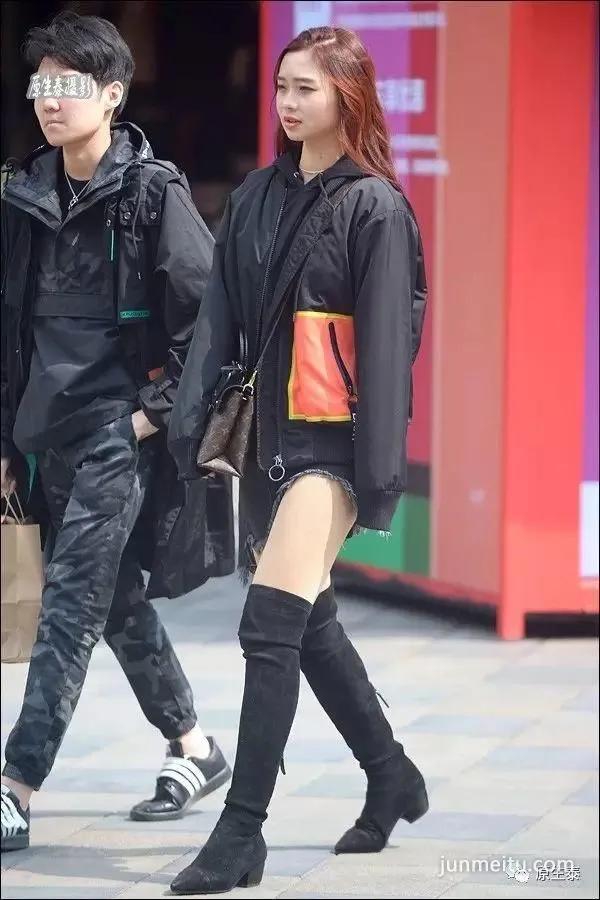 街拍霸气大长腿美女傲视群芳！（组图）