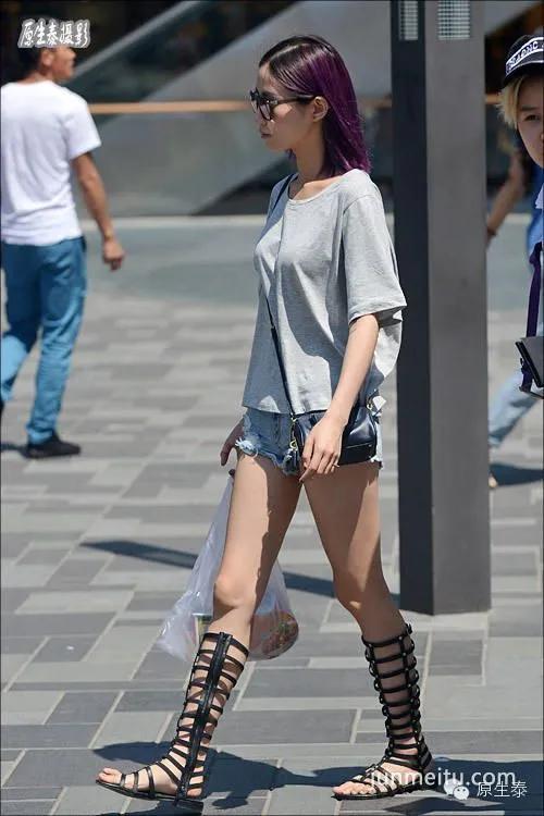街拍北京潮女吸睛点五花八门!(组图)