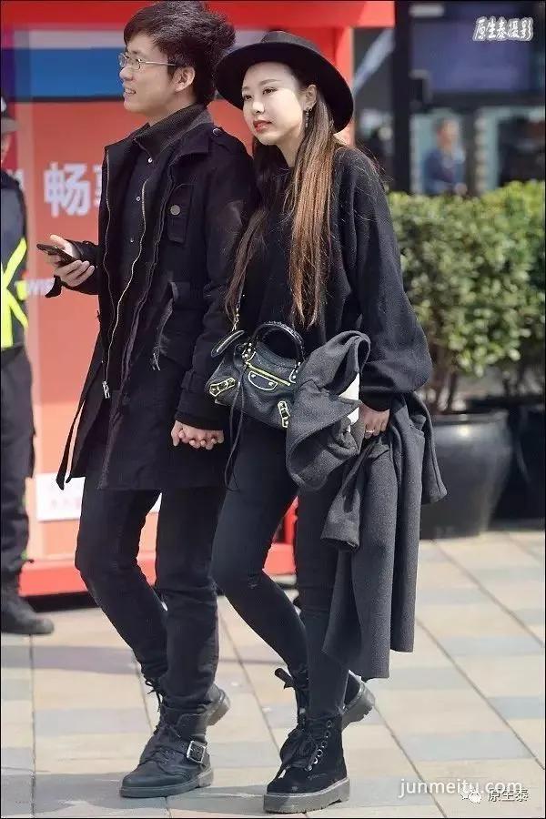 街拍霸气大长腿美女傲视群芳！（组图）