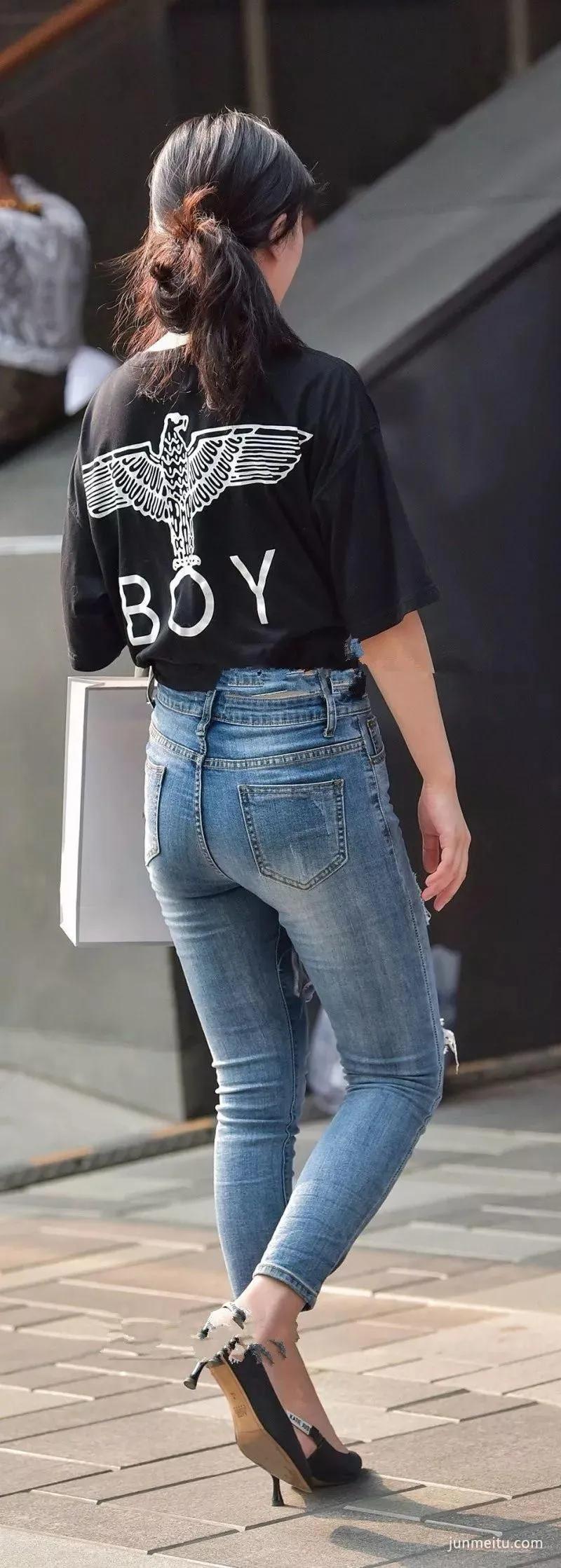 高挑紧身牛仔裤大长腿气质漂亮美女