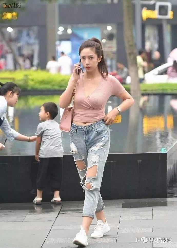 街拍保持通话