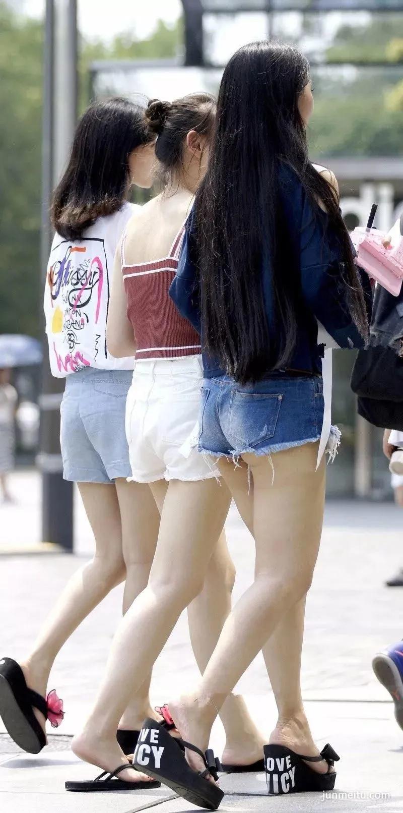 热裤大白腿妹纸们