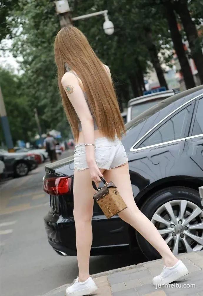 街拍美女热裤 外国MM