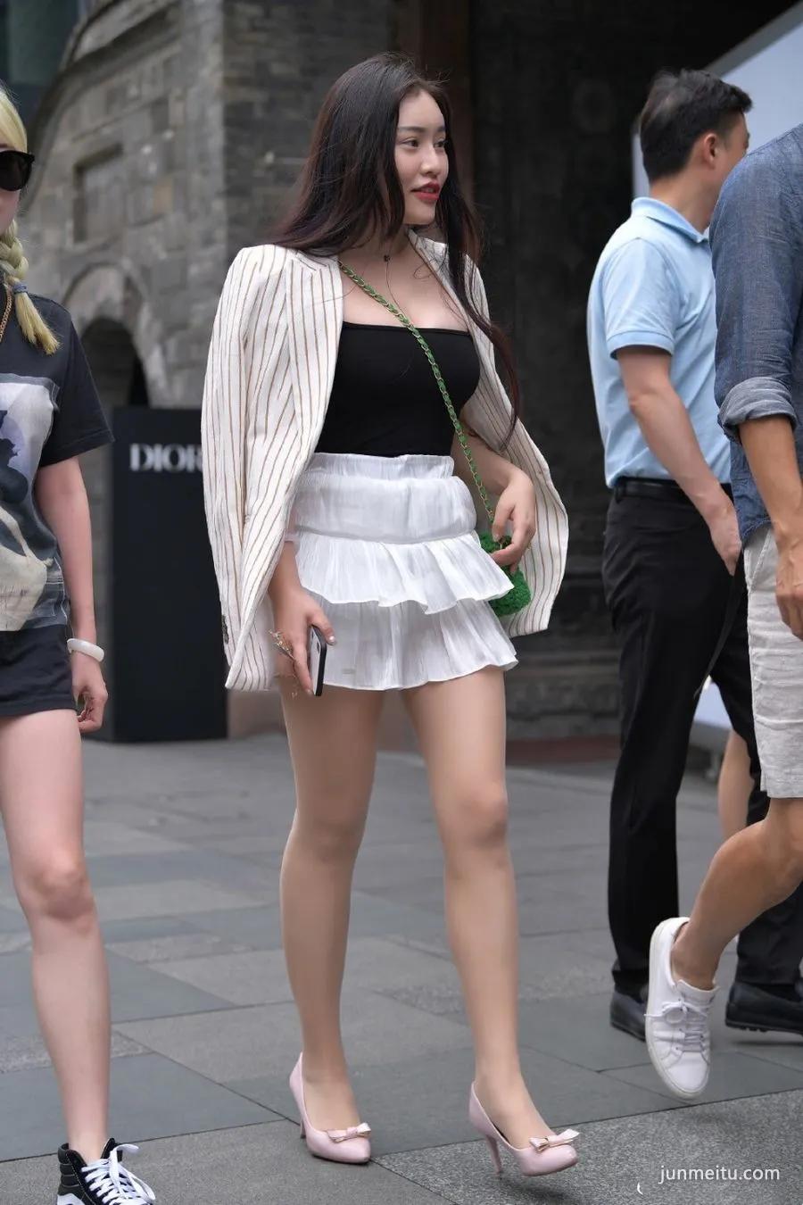 街拍长腿高跟美女，美的真是不讲道理啊