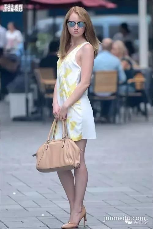 街拍潮女性感尺度该如何把握?(组图)