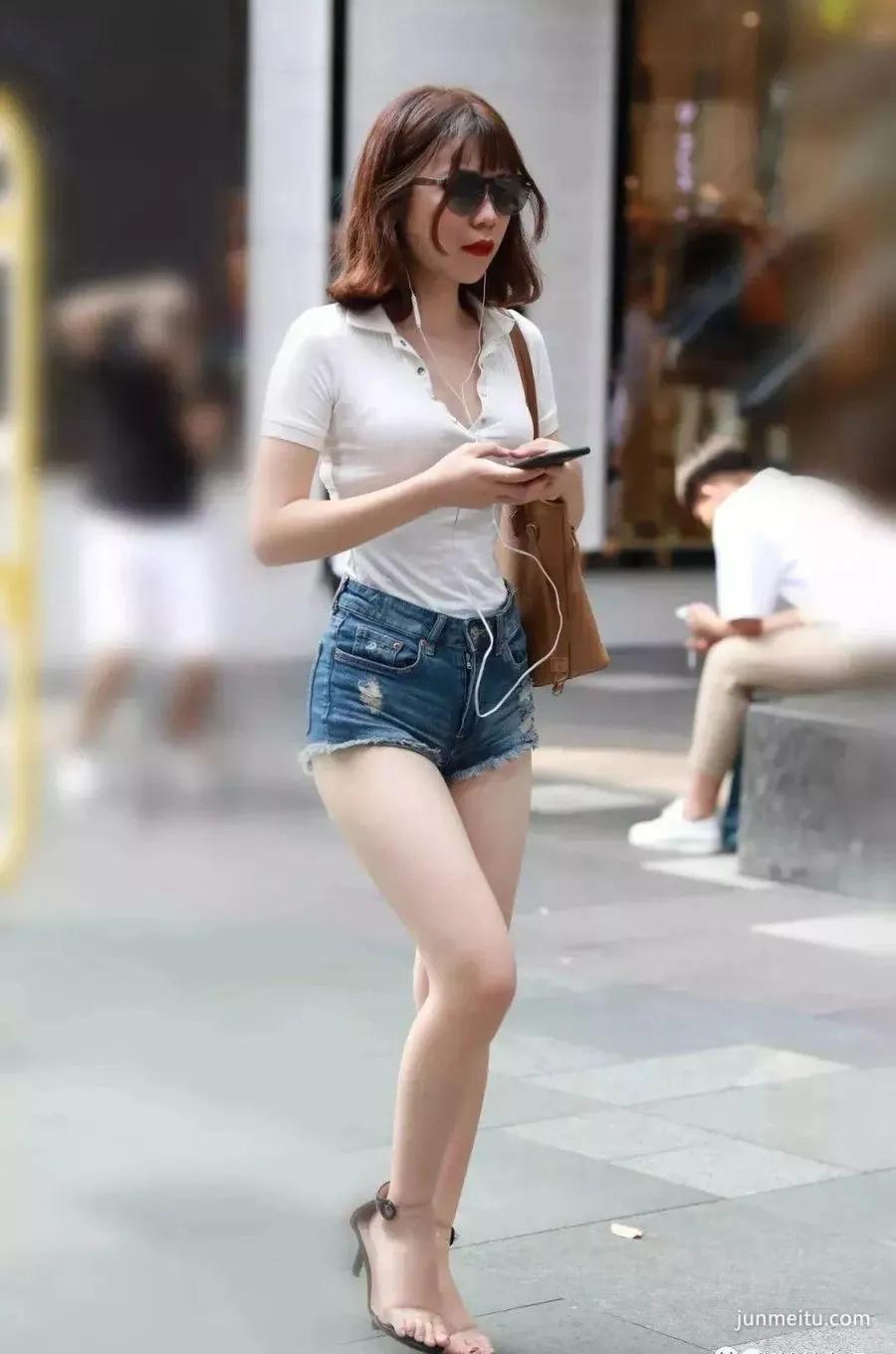 街拍从图书馆跟拍到小区门口
