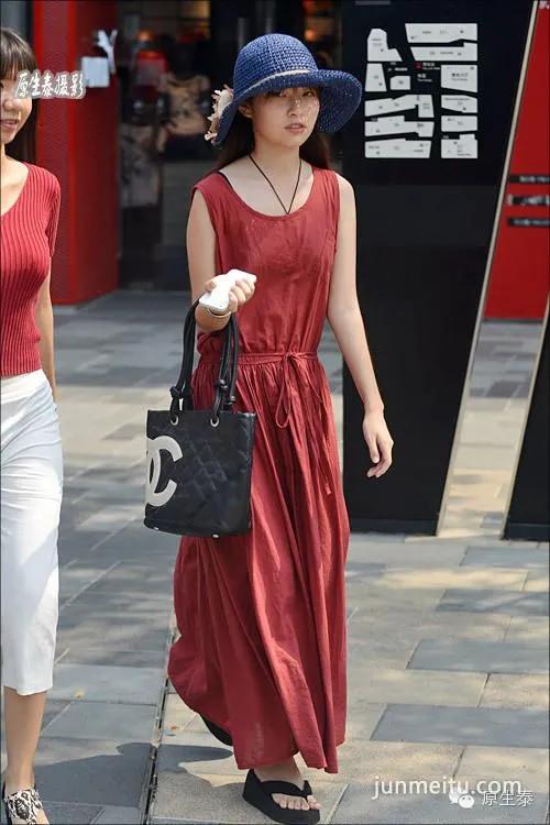 街拍北京潮女吸睛点五花八门!(组图)