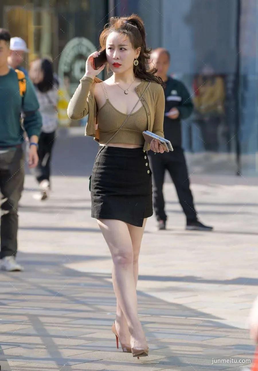 矮个子街拍高跟美腿就可以成为春天里最精致的女人
