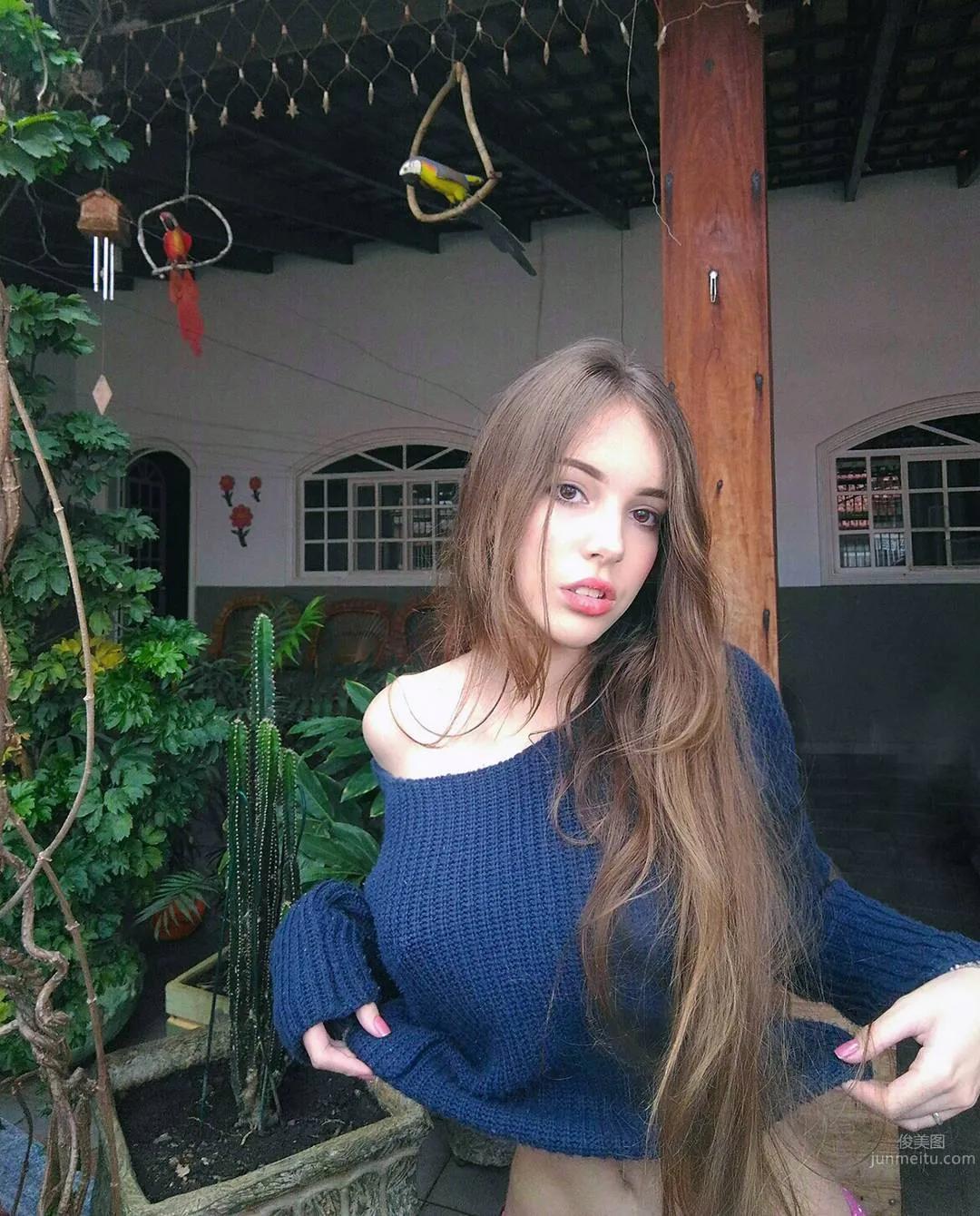 巴西少女Jhulia Pimentel 青涩面容火辣身材