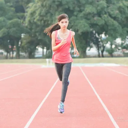 新国正妹Vanessa Ho 天使般迷人的笑容