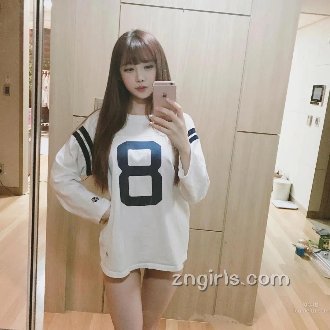 韩国萝莉料理家素珍 倾心于各种美食小吃