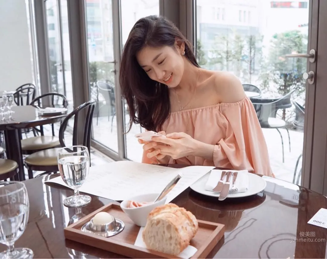 韩国素人正妹xx.sojin 如此气质国内难见