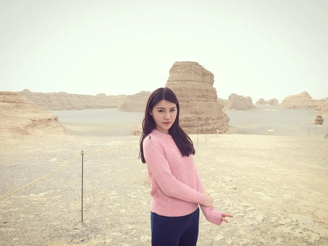华航空姐Livia Rong 气质美人超吸睛