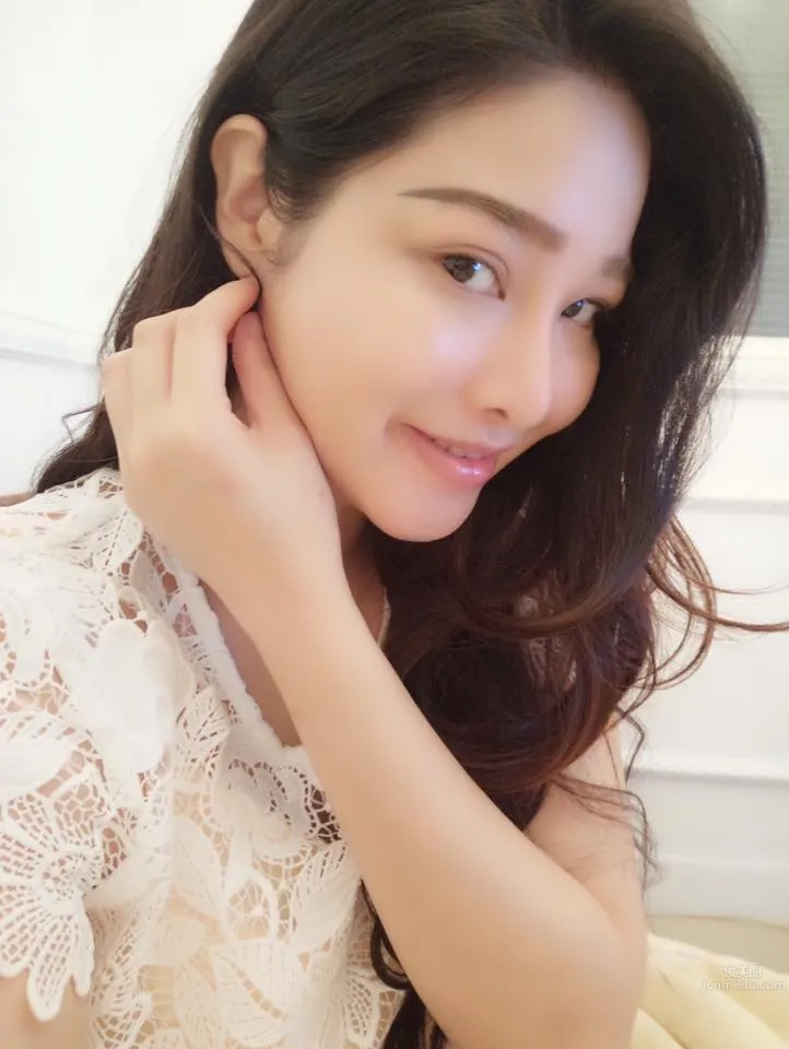魅惑小妖精梓薰 性感蛮腰天生丽质