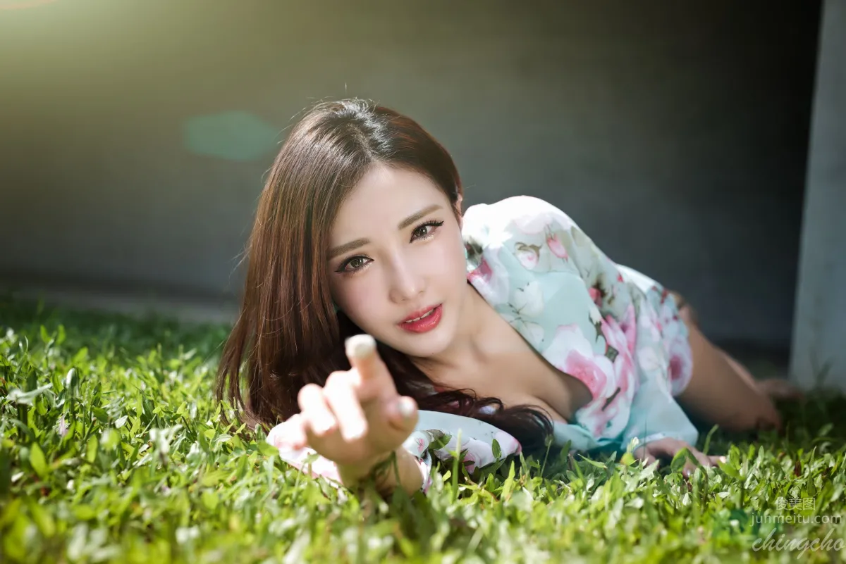赵芸- 成熟女人户外写真系列五