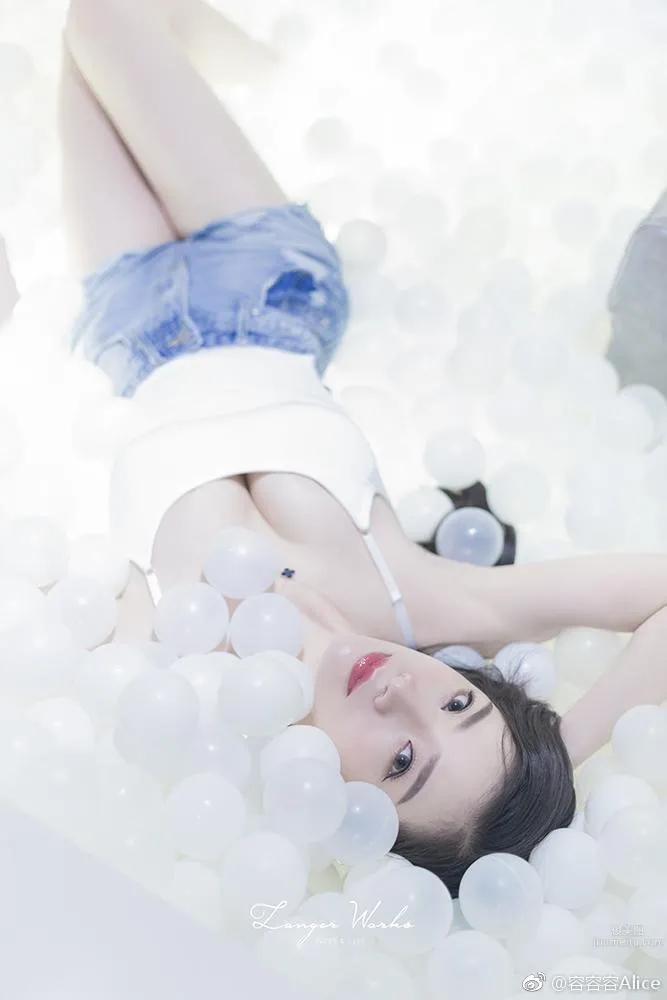 广西美人容容容Alice 海量高清私房美图