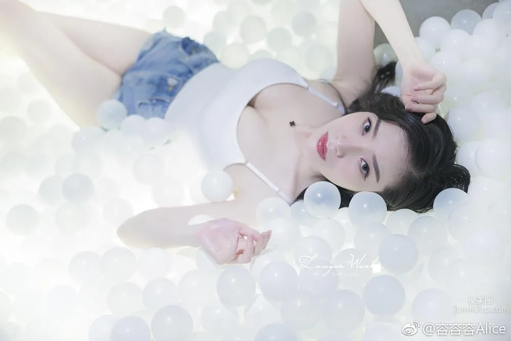 广西美人容容容Alice 海量高清私房美图