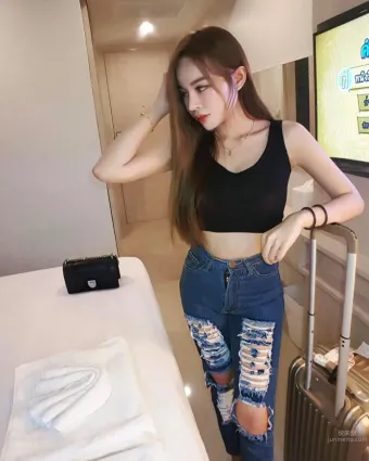 油腻的妹子Carmen Wen 待她长发及腰娶她可好？