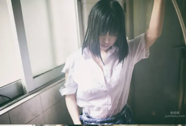 橘由纪Yuki- 校园暴力写真《破蛹》第二章