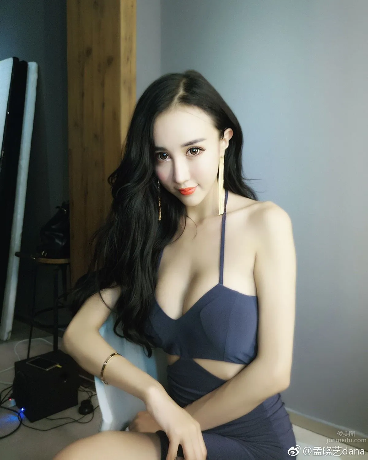 宅男女神孟晓艺 微博时尚性感私房照