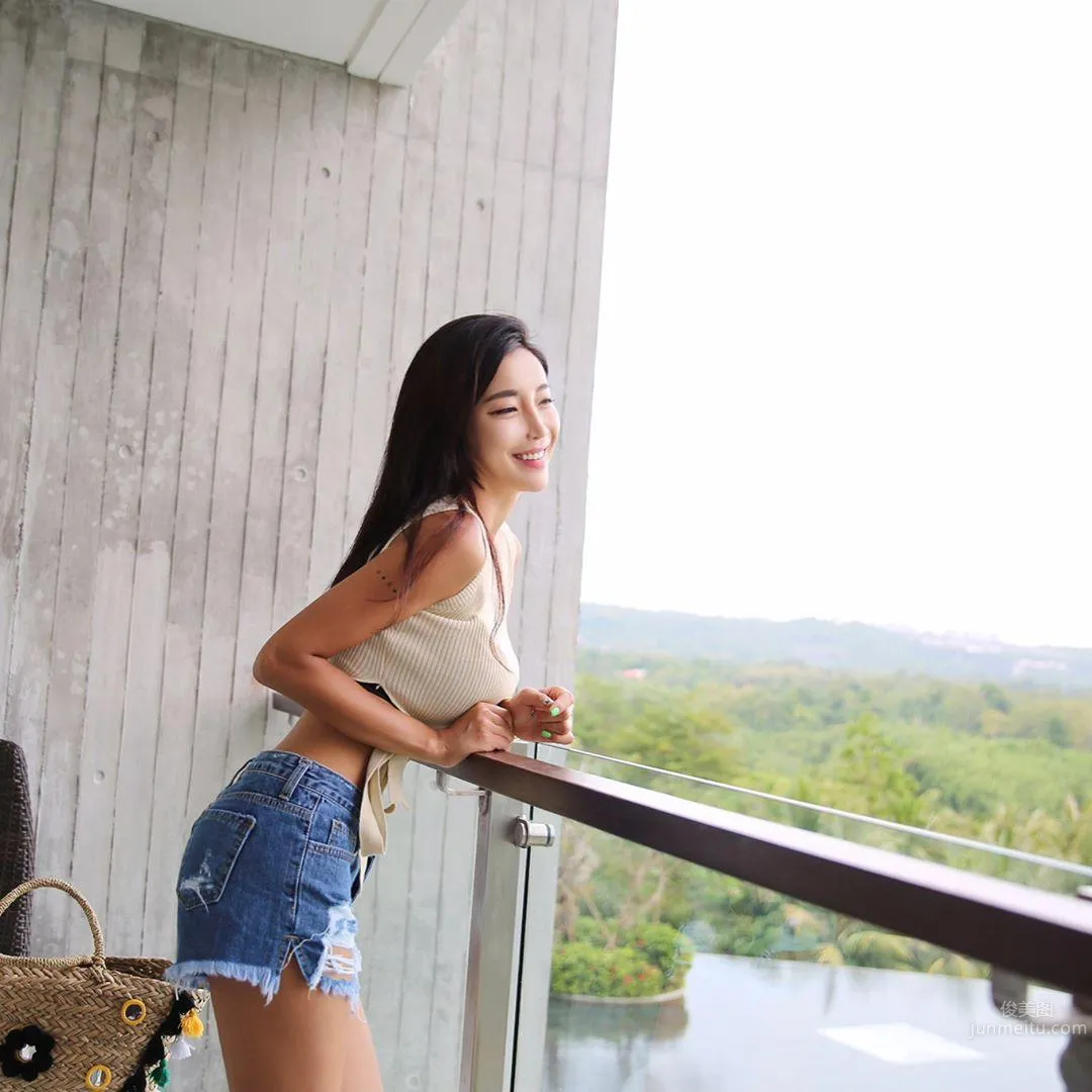 性感老板娘Kimyerim 令人窒息的好身材