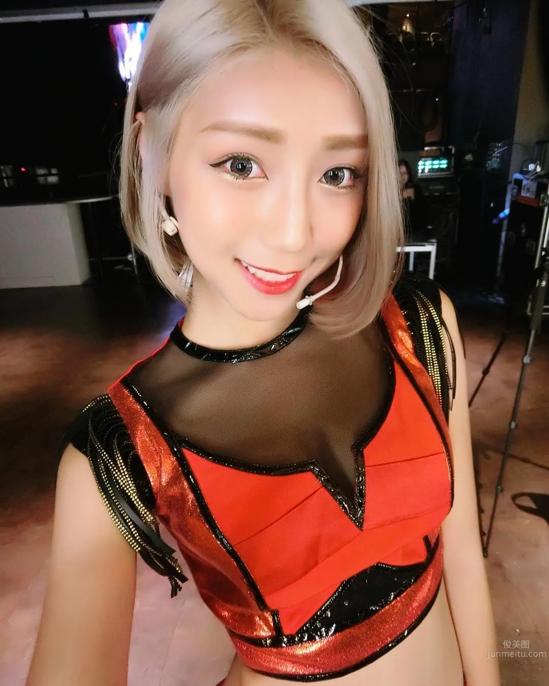 一字马女神！体操选手涂卉妮展现优雅身段
