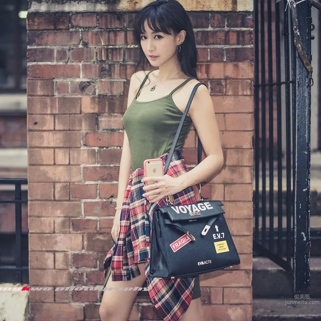 香港DJ樂宜LokYii 抢眼深沟辣到蹦出来