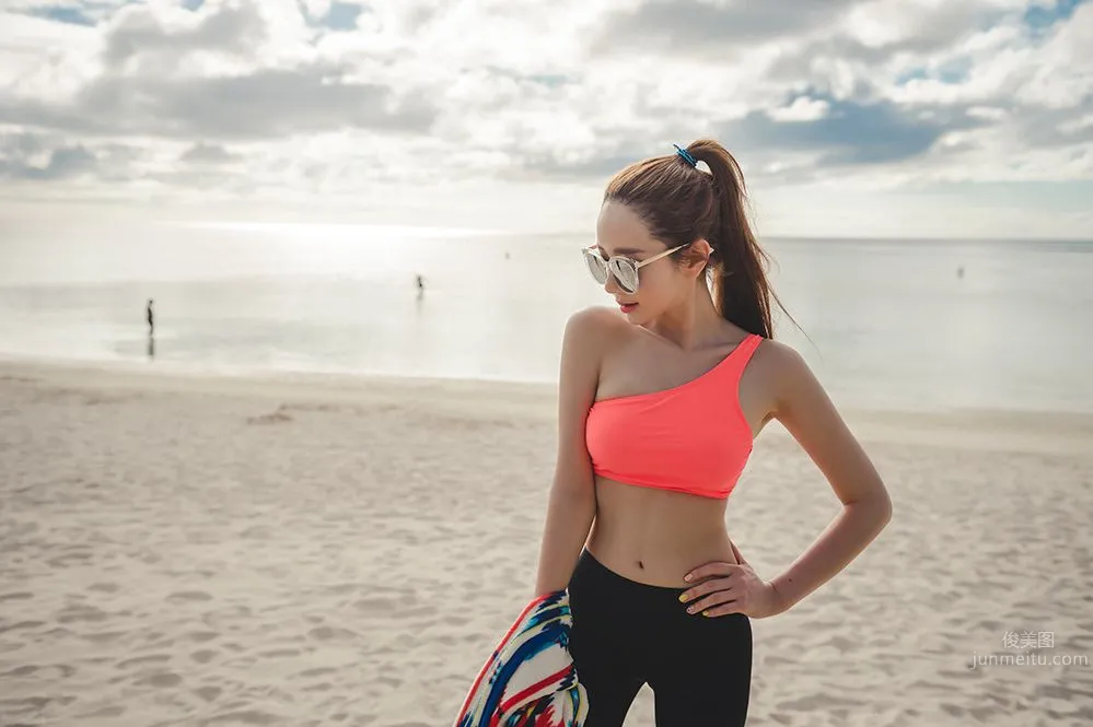 李妍静- 2017年MayBeach运动服系列二