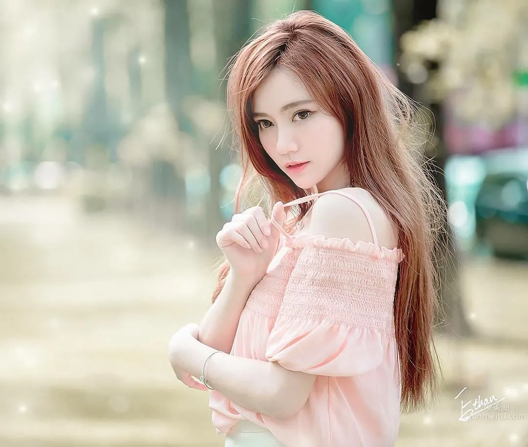 超可爱！甜美系「白皙美胸正妹」极品身材好犯规！