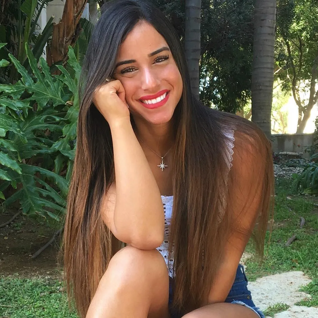 阳光正妹Avital Cohen开怀大笑发送甜美正能量