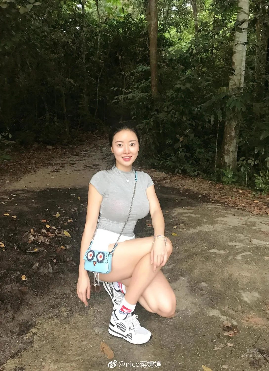瑜伽女神蒋娉婷 不科学的超好身型