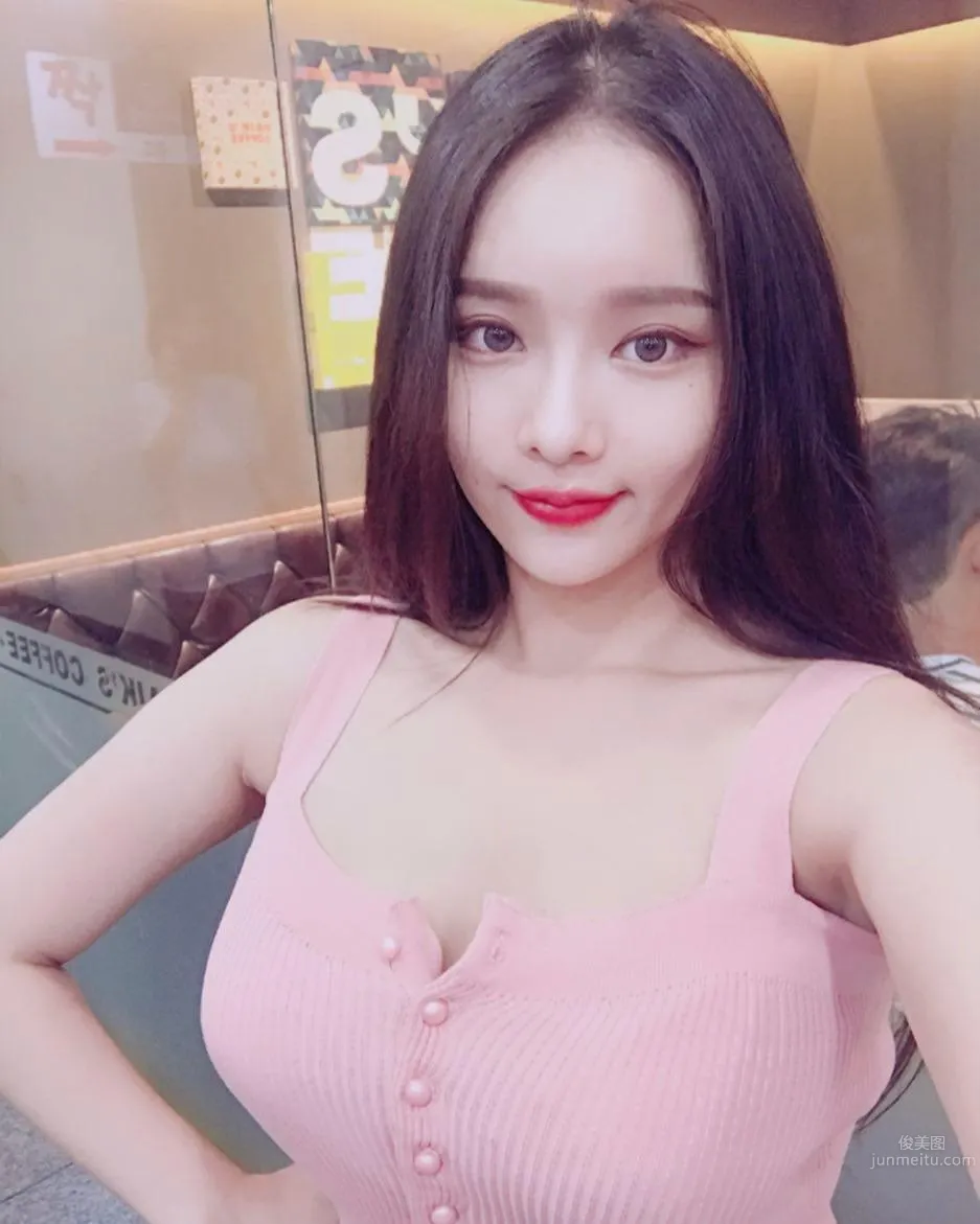 韩国网拍正妹jeee622 波涛胸涌敲碎你的心