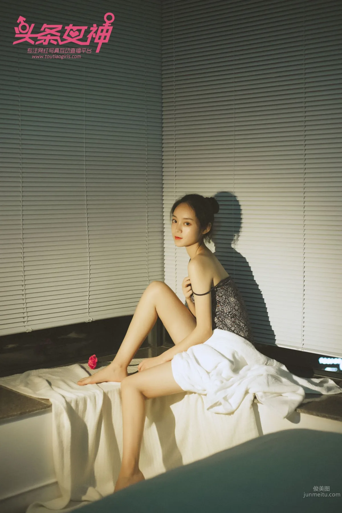 头条天使美女夜微凉