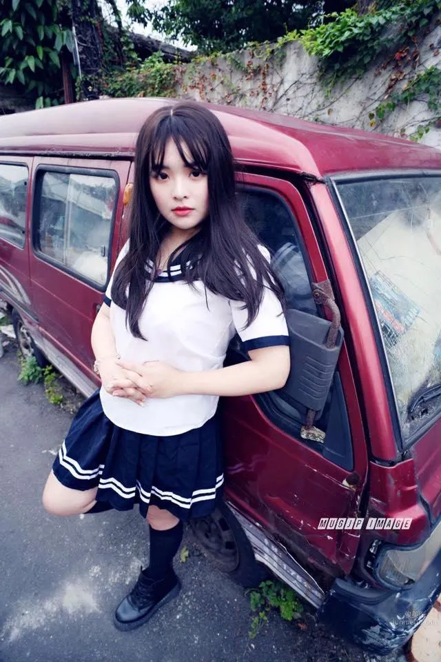 李姿儀- 萌萌脸蛋身材却超火爆的无敌反差！