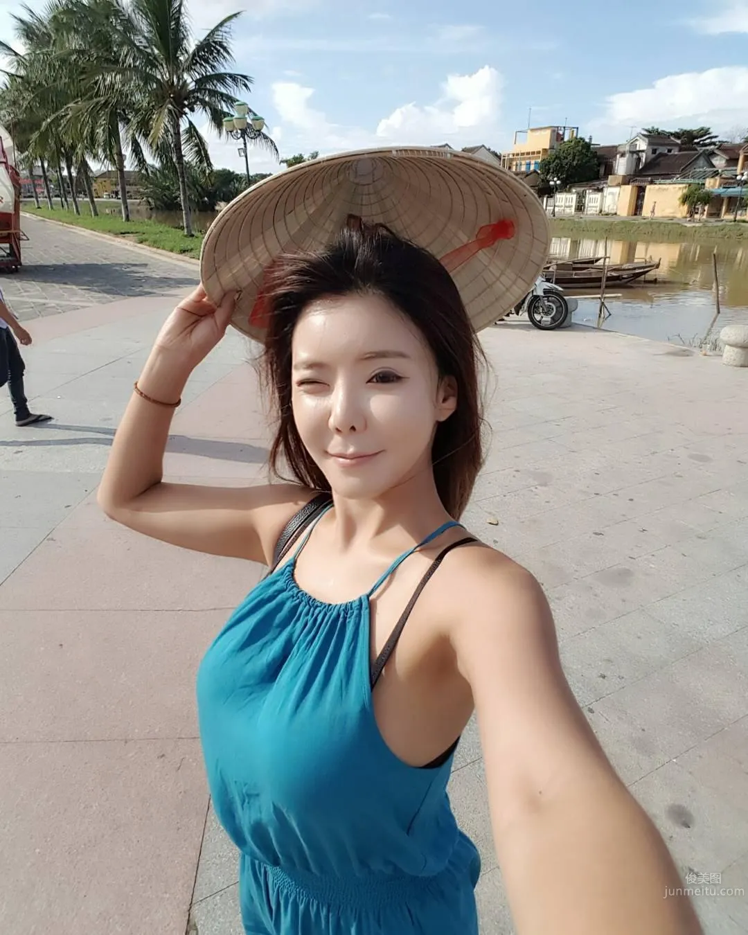 南韩妹子黄丽娅脾气不好！性感比基尼大方来献宝～