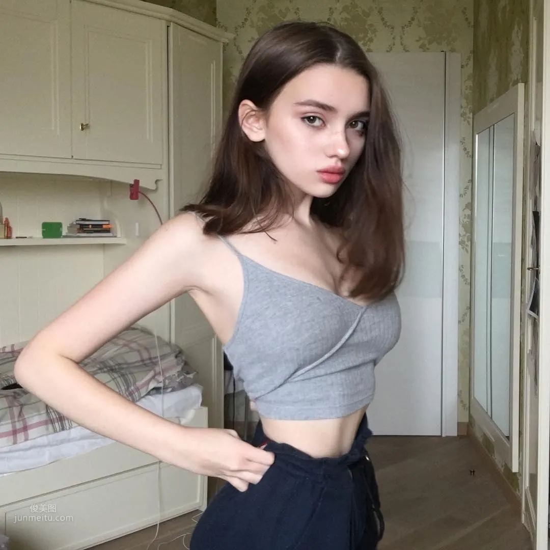 Yana Poplavskaya- 14岁俄罗斯少女的逆天发育！