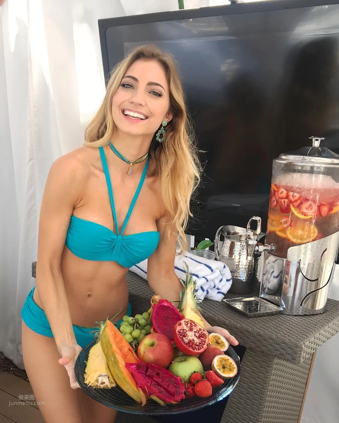 极品天菜！正妹Anna Louise「性感床照」曝光