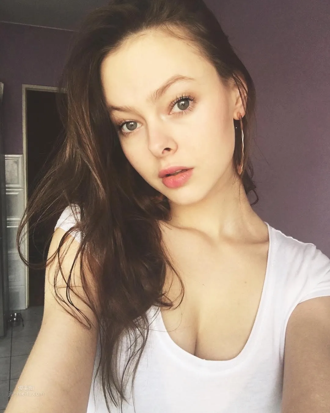 波兰队出局！妹子Alexandra Ola Kaczmarek性感身躯来安慰