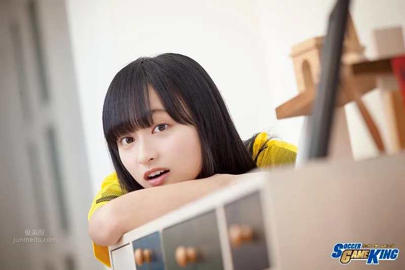 影山优佳- SOCCER GAME KING / April 2018