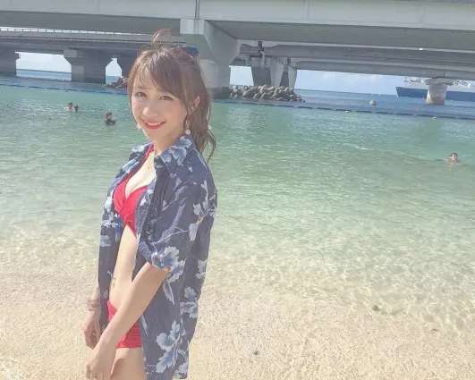 伊藤爱真- 日本八重齿美少女私房照