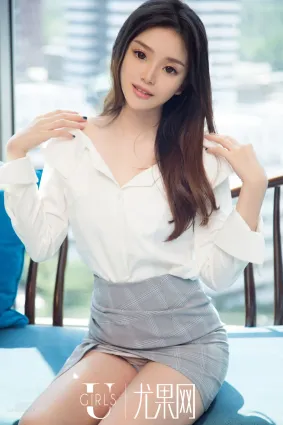 鲶鱼系少女脸Mina 充满灵气玲珑小巧