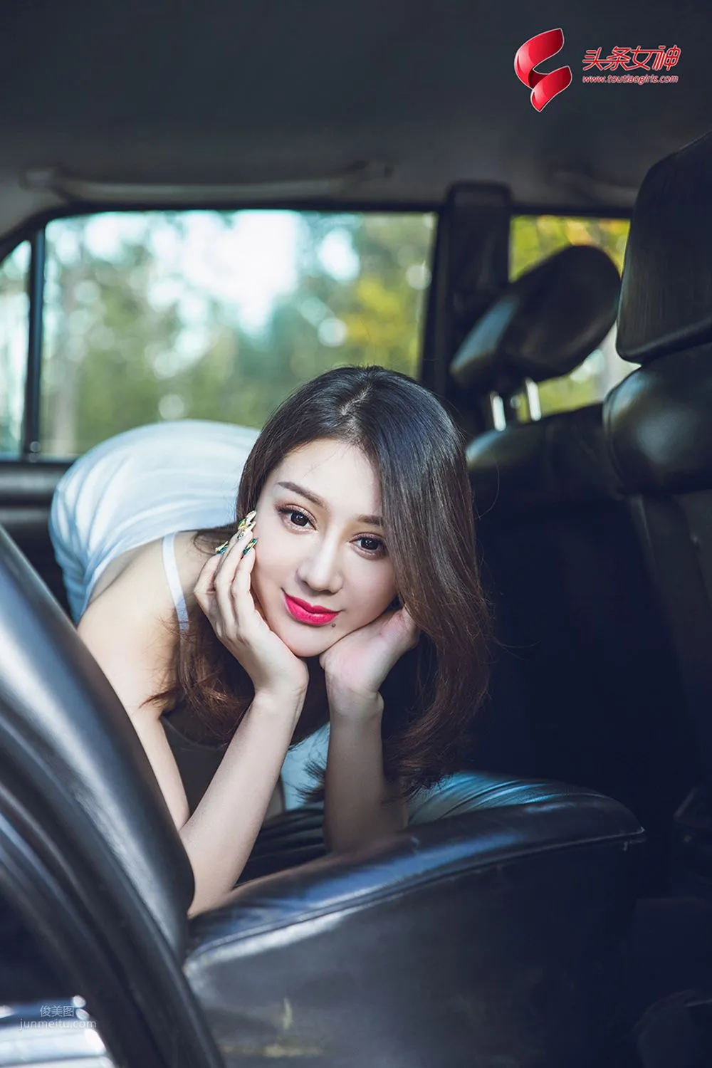 张恬恬- [TouTiao头条女神] 2018-12-05