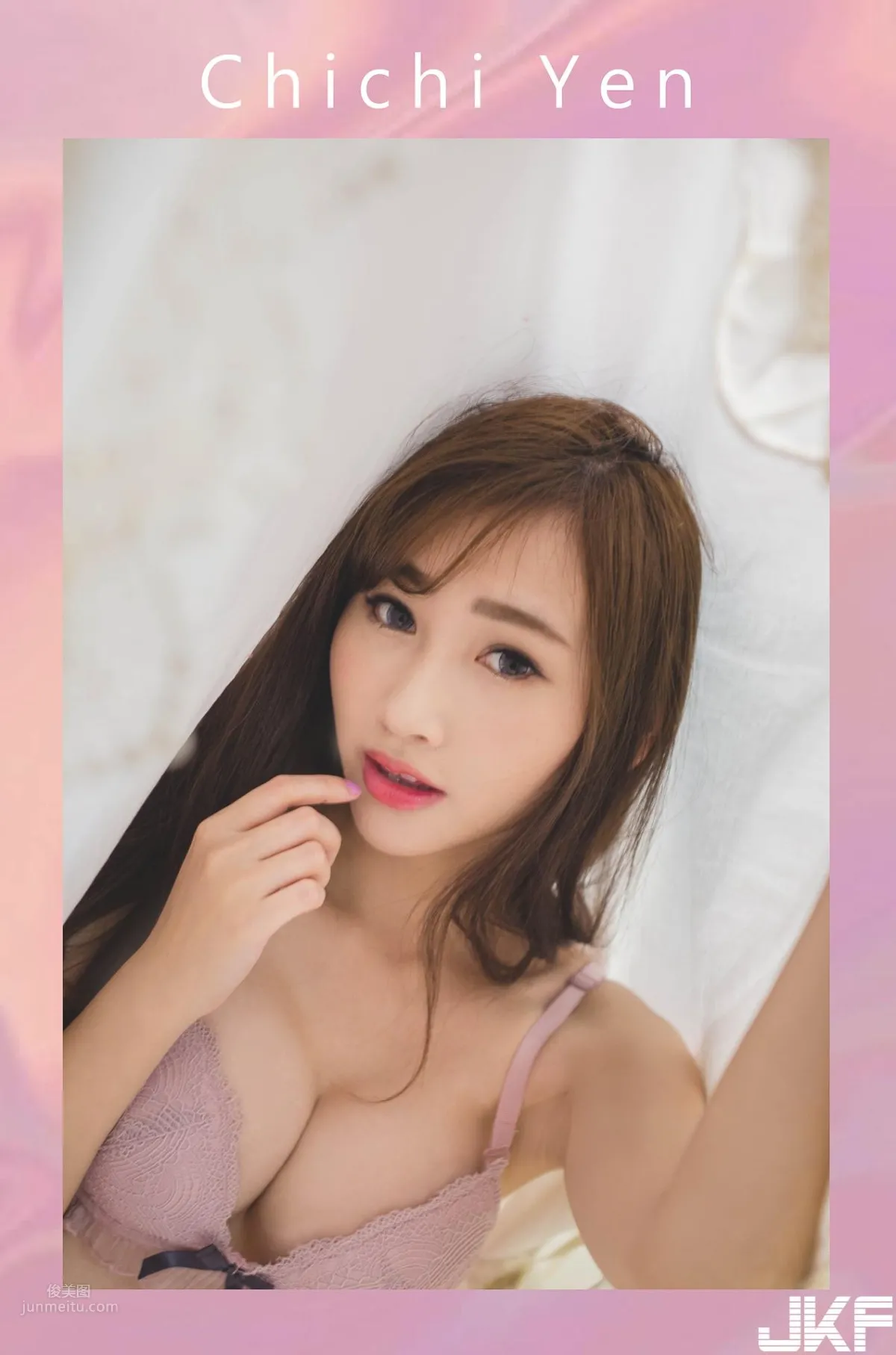 从女性角度呈现的美 白皙女神「严琪琪」的优雅性感！