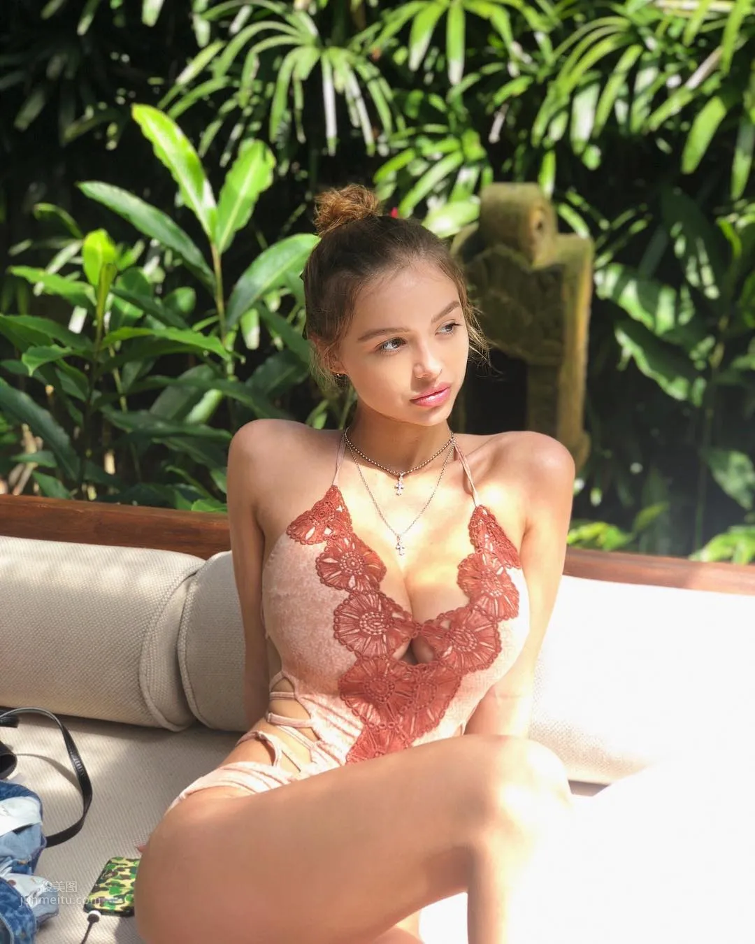 90后女神Sophie Mudd再掀起童颜欧派狂潮