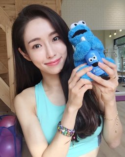 강현경