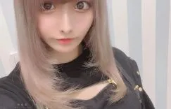 衣吹花音：拥有G杯双峰的小女生